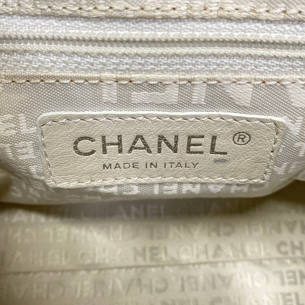 Chanel Shoulder Bag Ivory Light Pink Lambskin — view 8