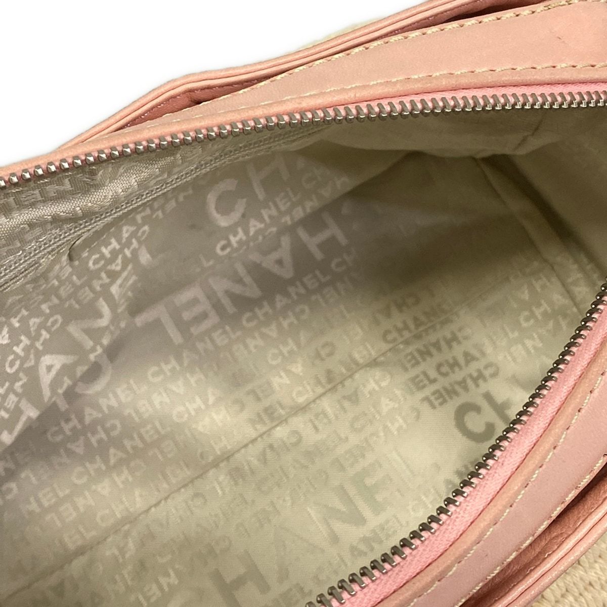 Chanel Shoulder Bag Ivory Light Pink Lambskin — view 7