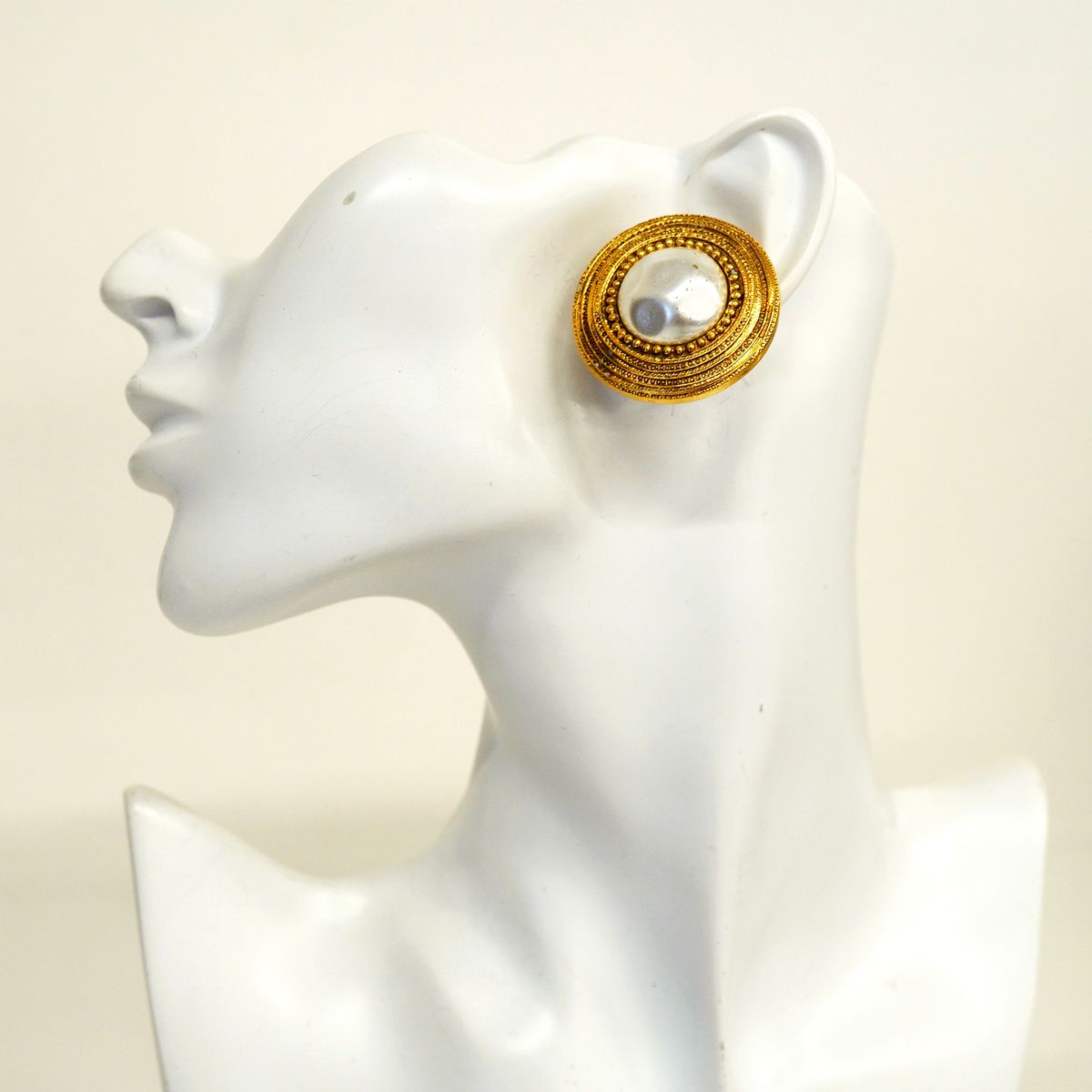 Chanel Earrings Vintage Round — view 5