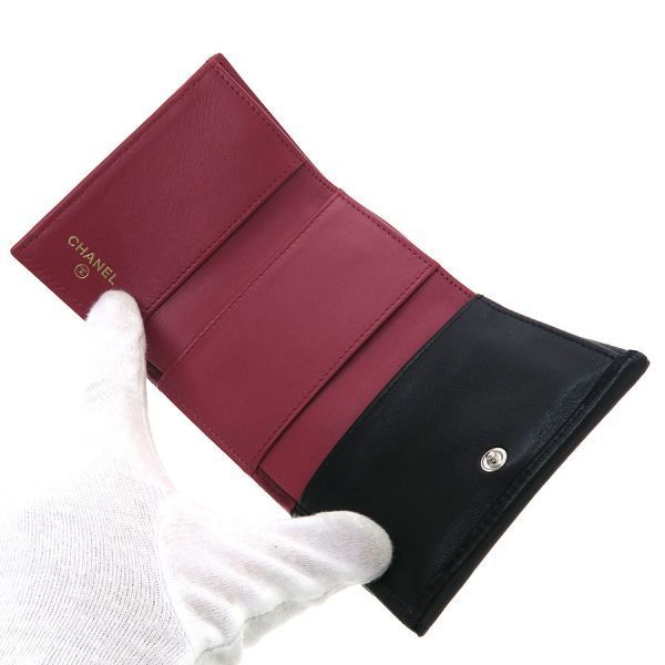 Chanel 19 Trifold Wallet — view 3
