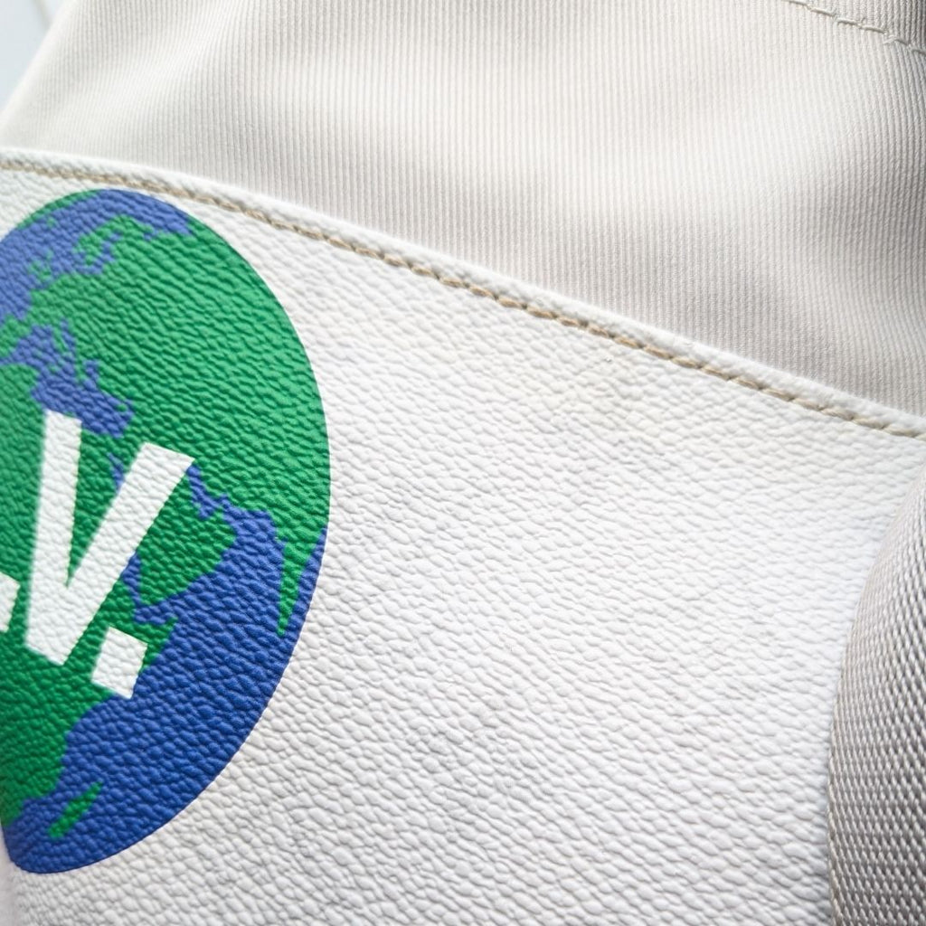 Louis Vuitton Chalk Sling Bag Monogram White Logo — view 7