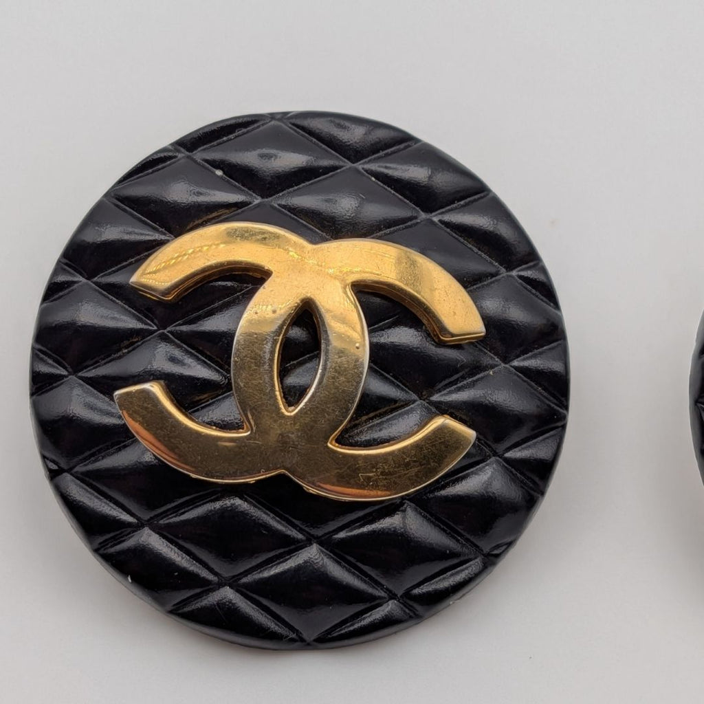 Chanel Earrings CC Logo Quilted Gold Black Round First Era Vintage — view 3
