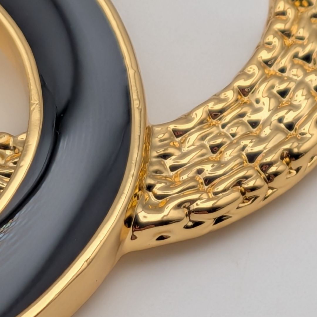 Chanel Brooch CC Logo Gold Black Recent — view 5