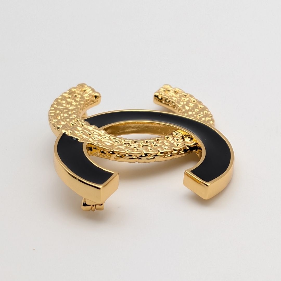 Chanel Brooch CC Logo Gold Black Recent — view 3