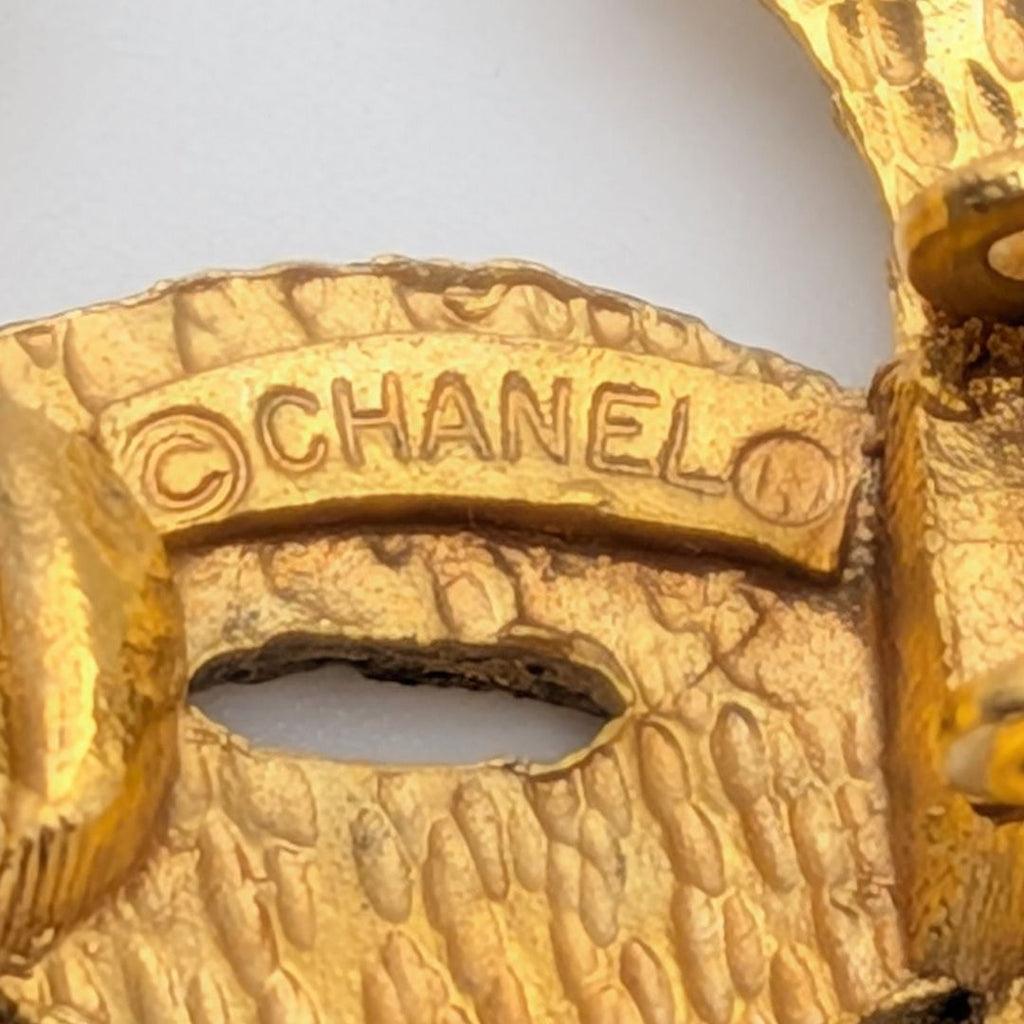 Chanel CC Logo Mesh Braided Pattern Gold Single Earrings First Era Vintage — view 6