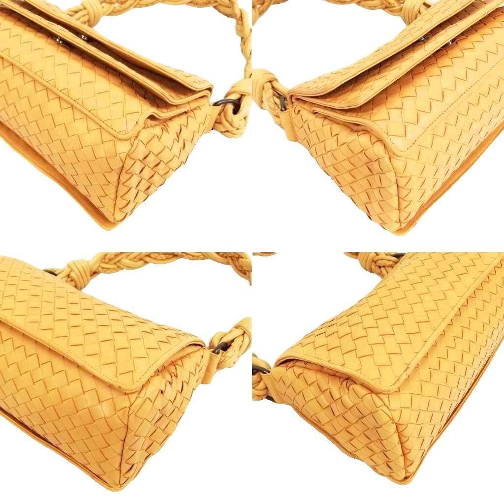 Bottega Veneta Intrecciato Shoulder Bag Beige — view 4
