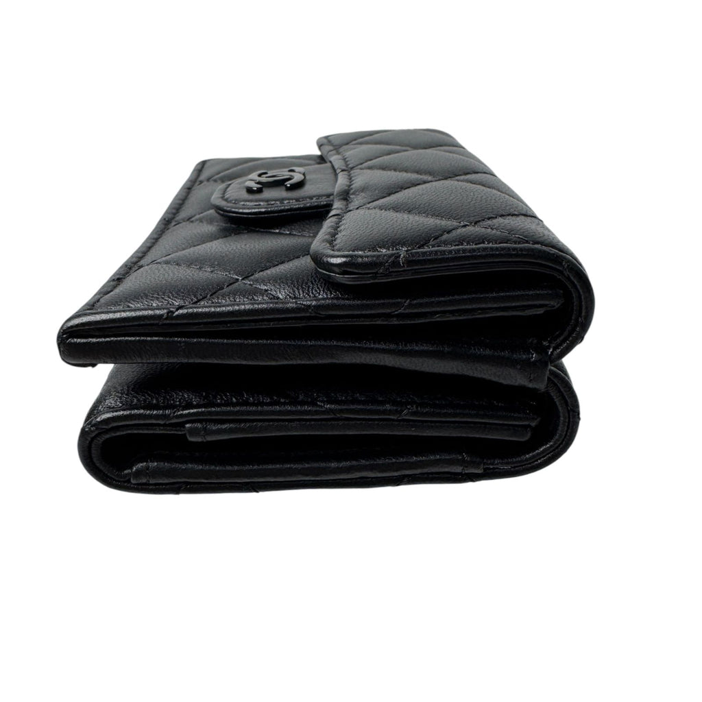 Chanel Quilted CC Logo Compact Wallet So Black — view 4
