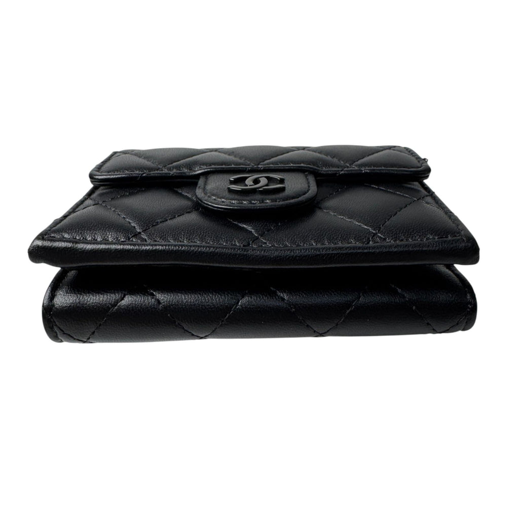 Chanel Quilted CC Logo Compact Wallet So Black — view 5