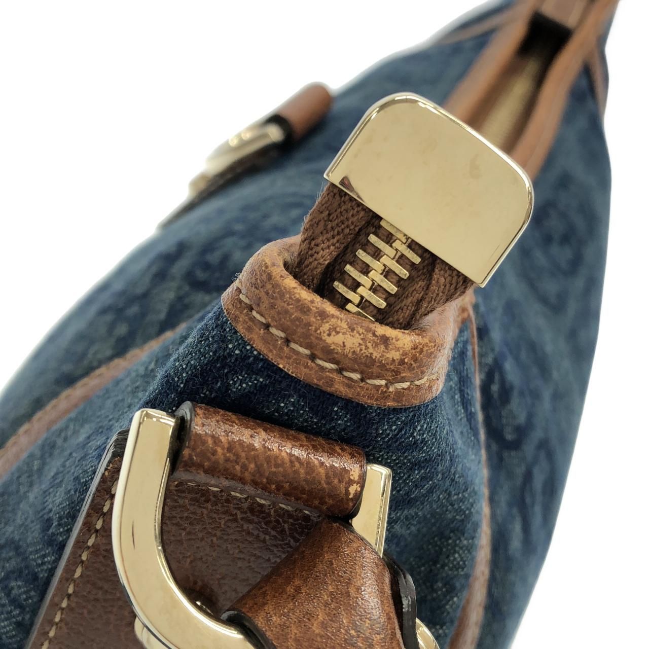 Gucci Vintage Shoulder Bag — view 6