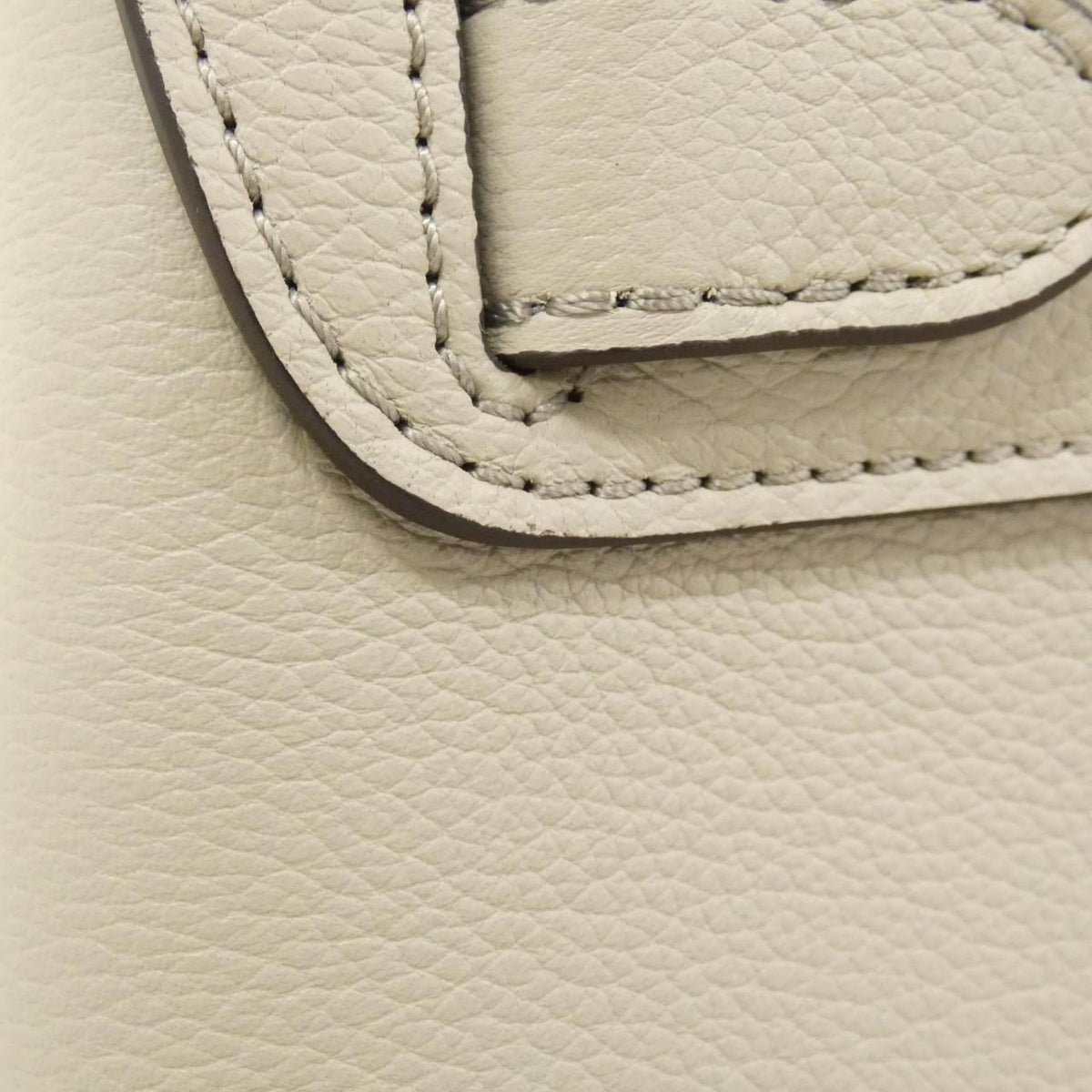 Louis Vuitton Lockme Ever Bag — view 6