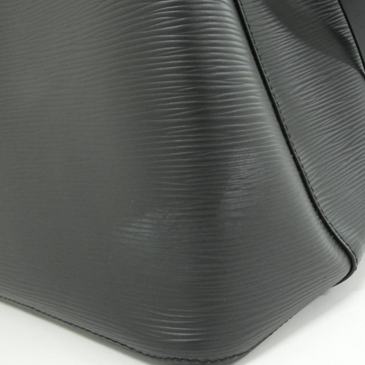 Louis Vuitton Epi Neo Noe Shoulder Bag — view 4