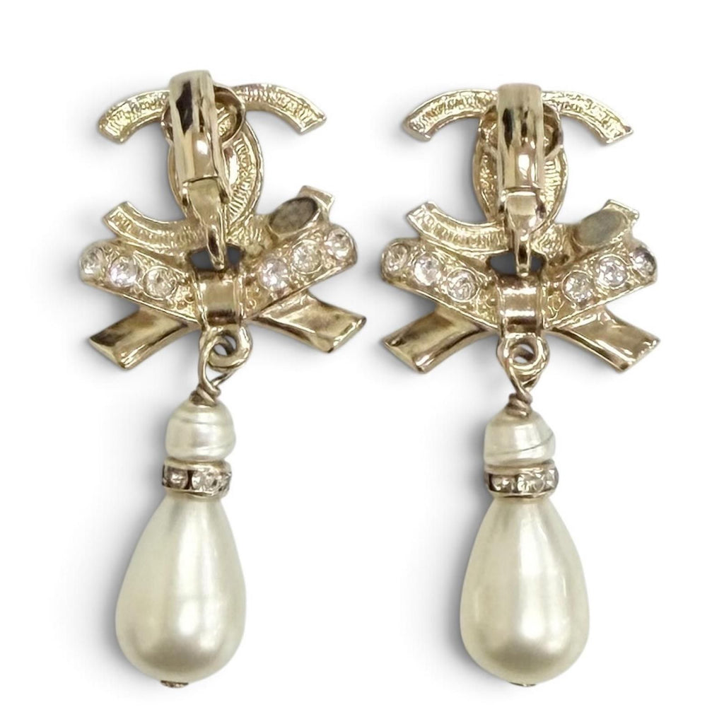 Chanel 23c CC Logo Rhinestone Ribbon Pearl Swing Earrings Gold — view 3