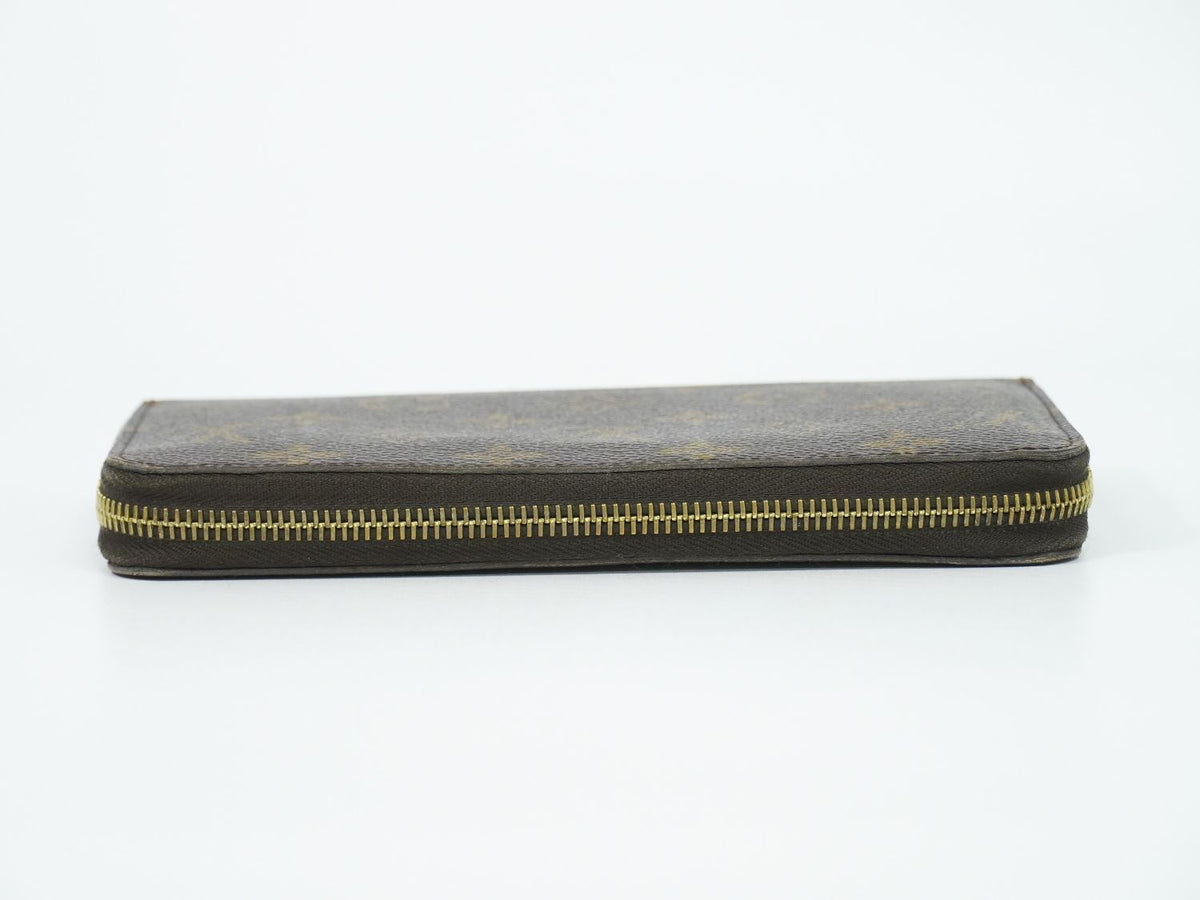 Louis Vuitton LV Vintage Wallet — view 5