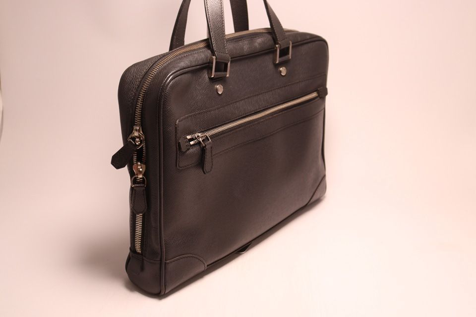 Louis Vuitton Taiga Igor Business Bag — view 4