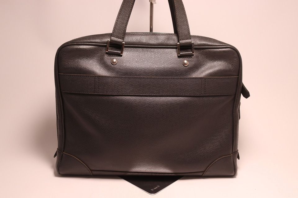 Louis Vuitton Taiga Igor Business Bag — view 2