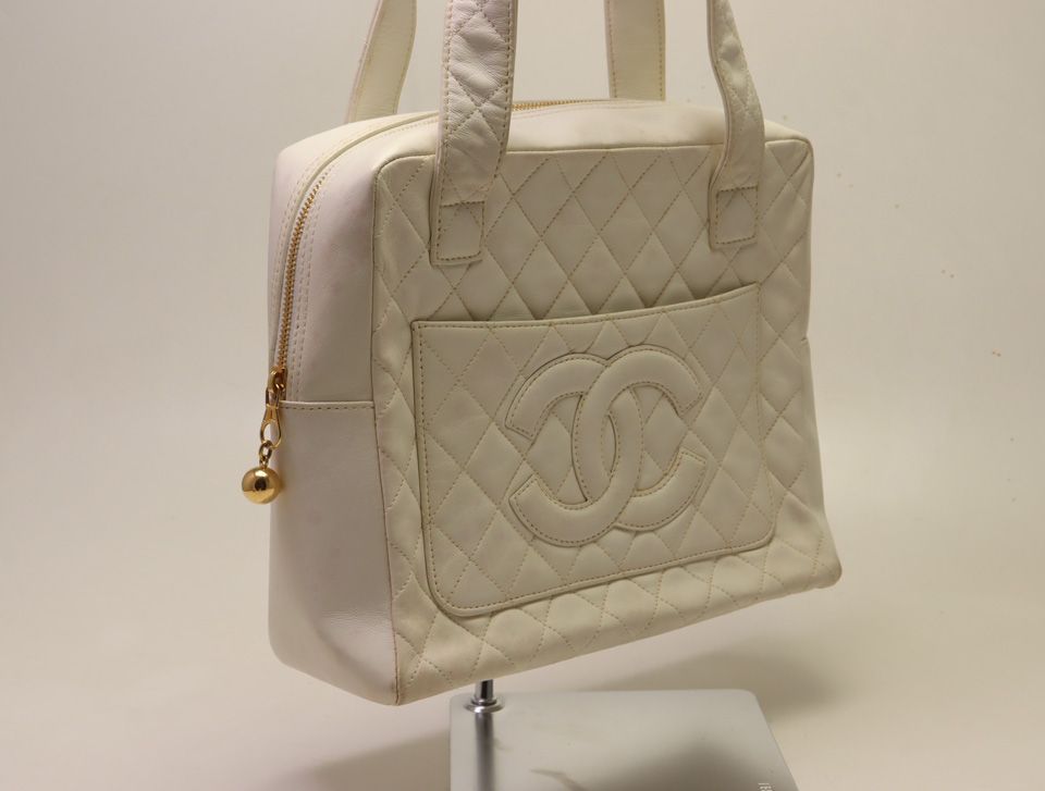 Chanel Jumbo CC Logo Lambskin White Handbag — view 4