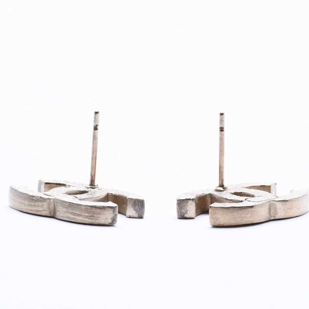 Chanel Earrings CC Logo Gold Glitter 07 — view 7