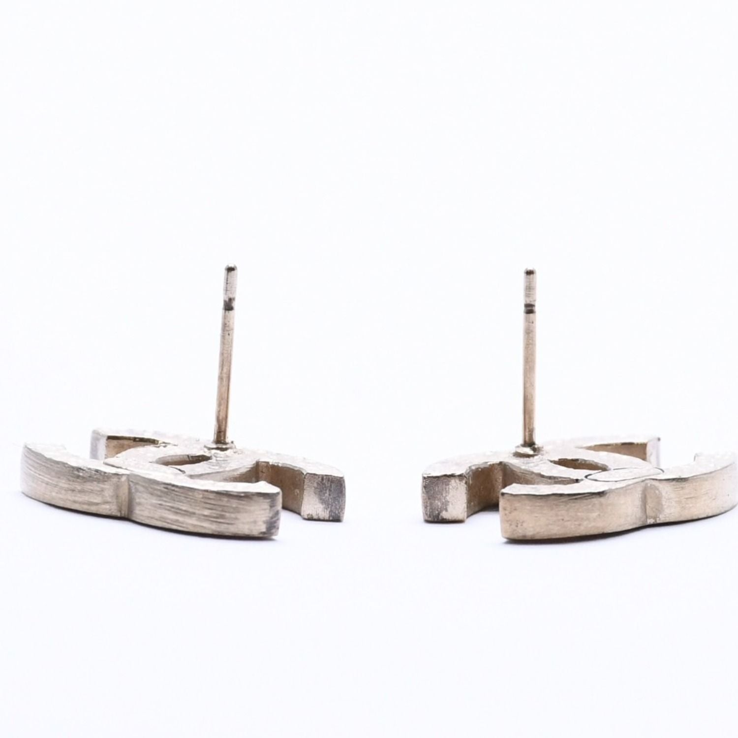 Chanel Earrings CC Logo Gold Glitter 07 — view 7