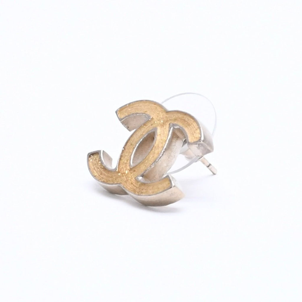 Chanel Earrings CC Logo Gold Glitter 07 — view 2