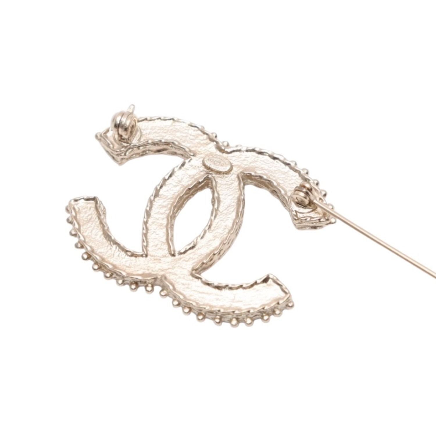 Chanel Costume Line CC Logo Brooch Gold Rhinestone — view 4