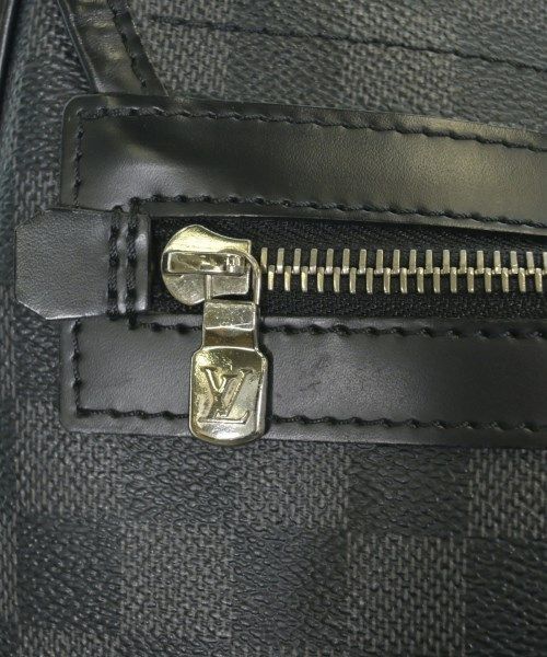 Louis Vuitton Damier Graphite Renzo Messenger Bag — view 8