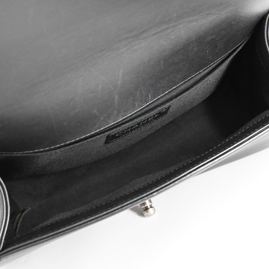 Chanel Shoulder Bag — view 4