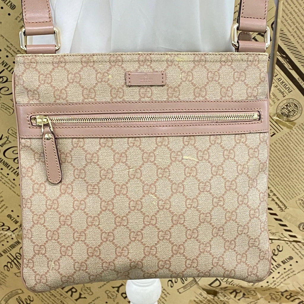 Gucci GG Supreme Canvas Crossbody Shoulder Bag Pink