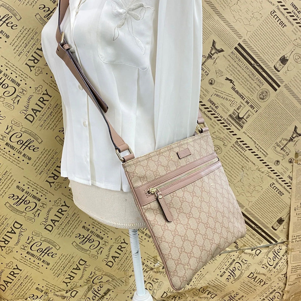 Gucci GG Supreme Canvas Crossbody Shoulder Bag Pink — view 3