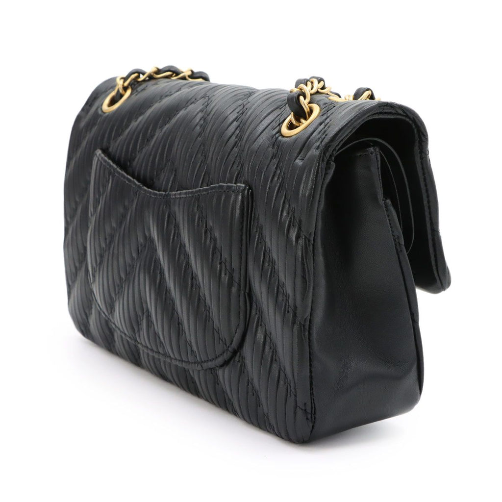 Chanel Chevron V-stitch Chain Shoulder Bag Leather Black Gold — view 4