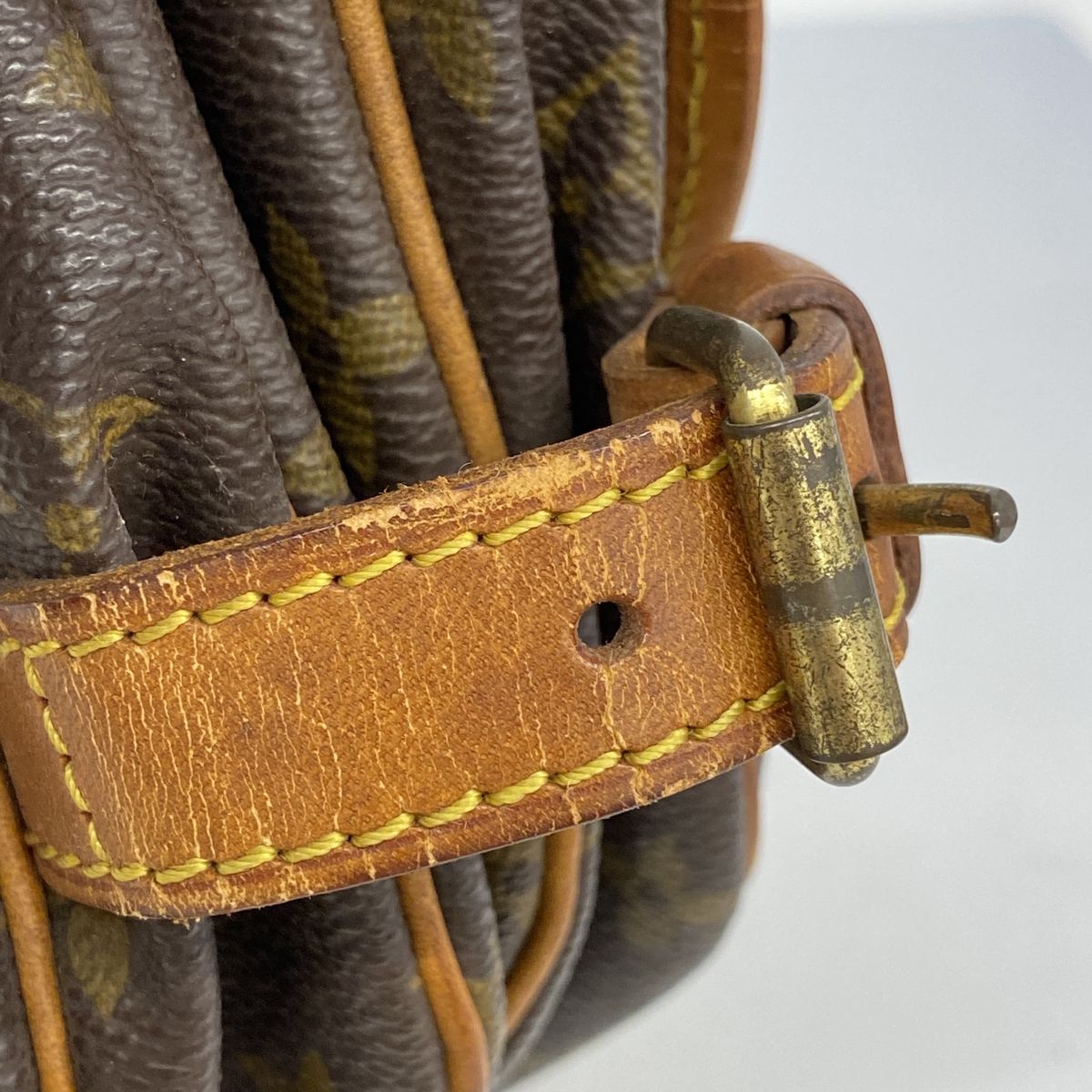 Louis Vuitton Shoulder Bag Monogram Saumur 30 Brown — view 7