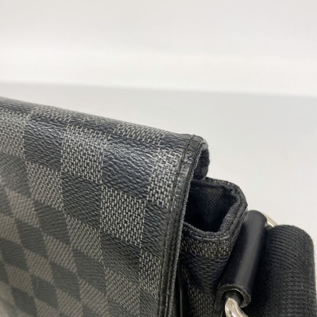 Louis Vuitton Shoulder Bag Damier Graphite District PM Gray Black — view 8