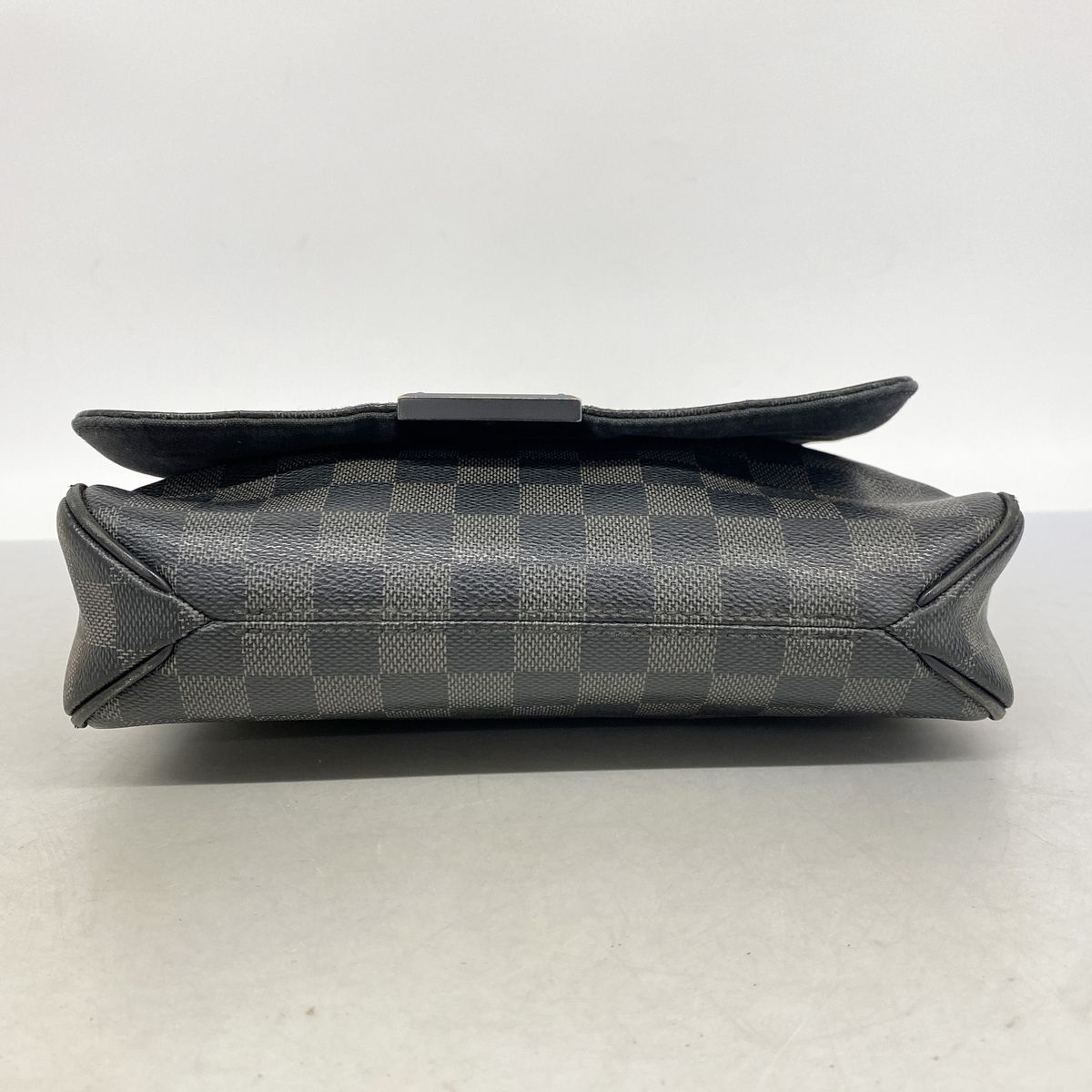 Louis Vuitton Shoulder Bag Damier Graphite District PM Gray Black — view 3