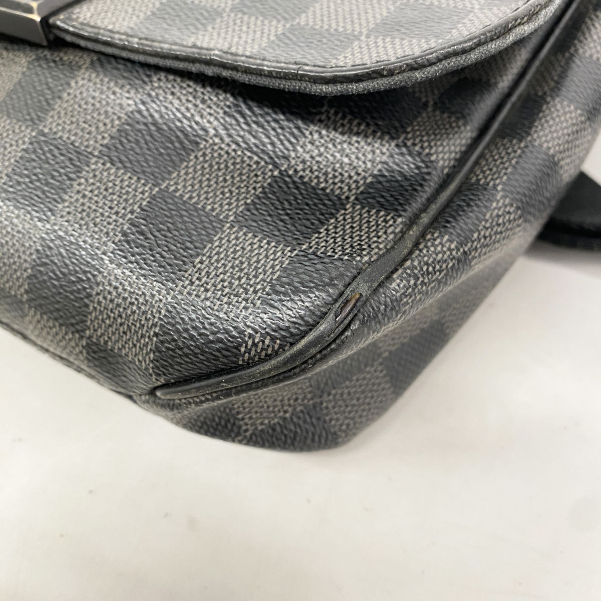 Louis Vuitton Shoulder Bag Damier Graphite District PM Gray Black — view 7