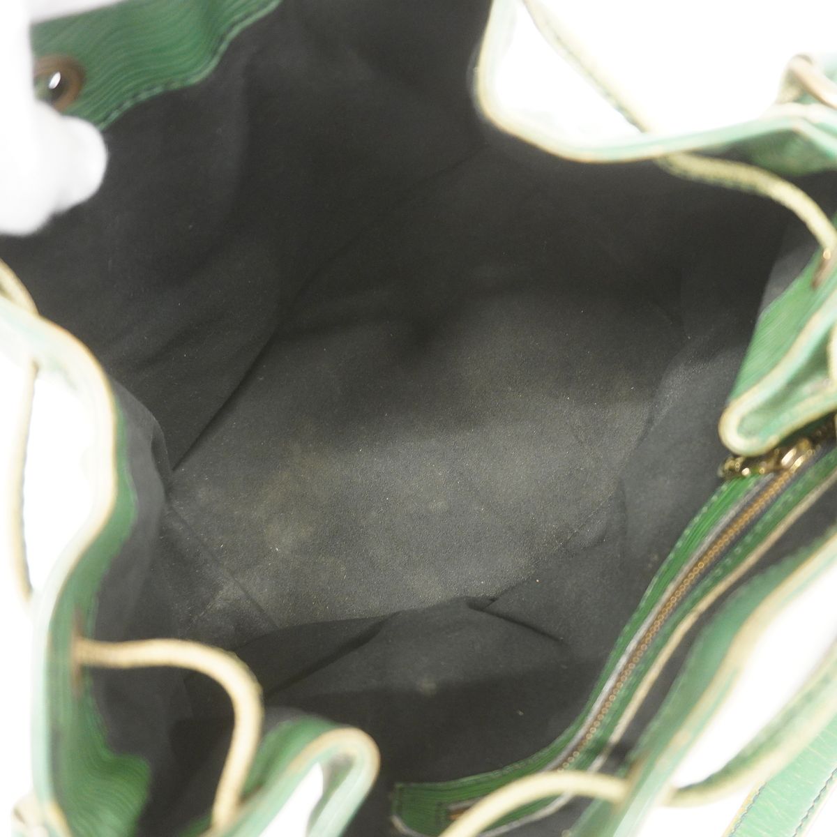 Louis Vuitton Shoulder Bag Epi Petit Noe Borneo Green — view 4