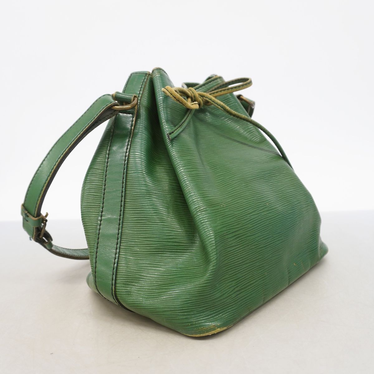 Louis Vuitton Shoulder Bag Epi Petit Noe Borneo Green — view 2
