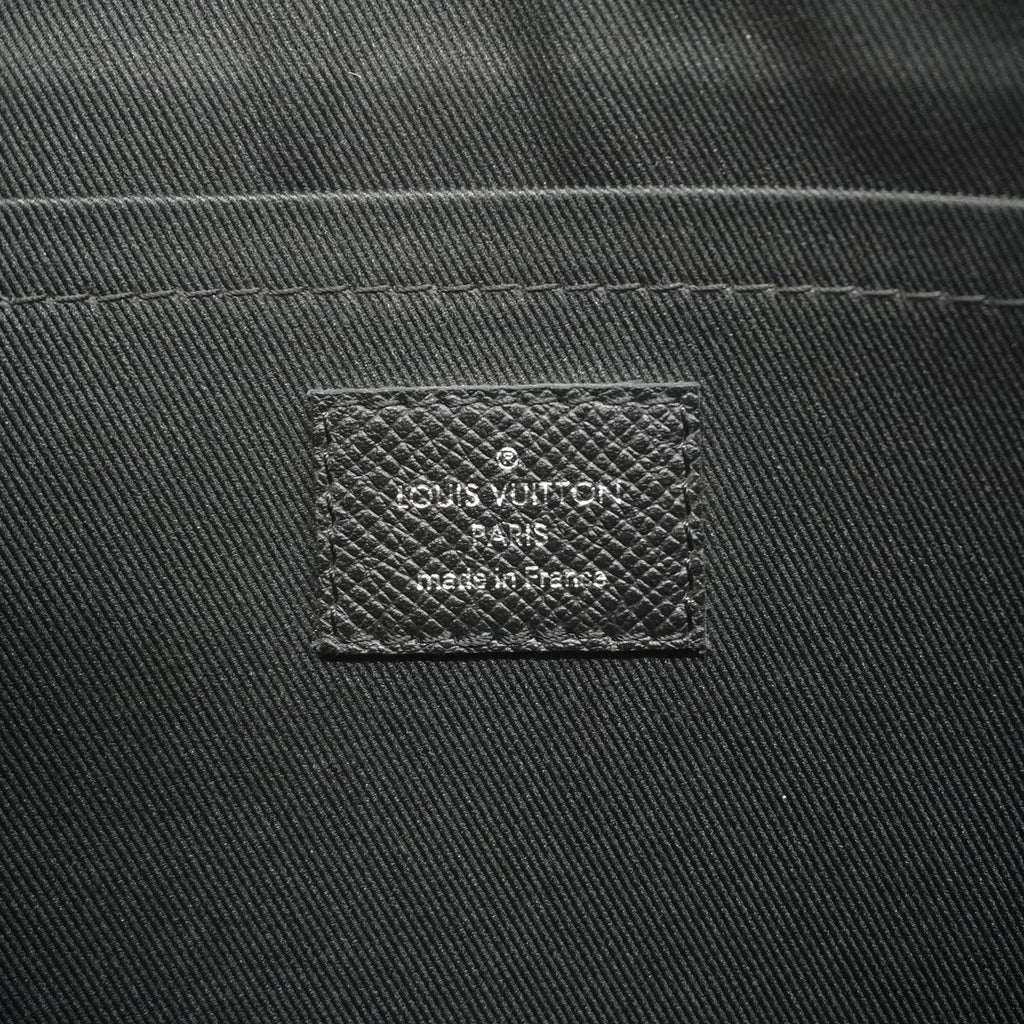 Louis Vuitton Clutch Taiga Pochette Apollo Noir — view 5
