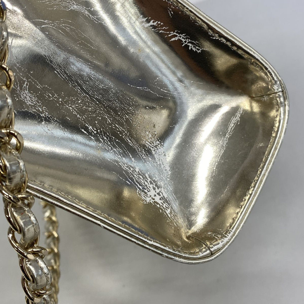 Chanel Shoulder Bag Icon Patent Leather Champagne Gold — view 6