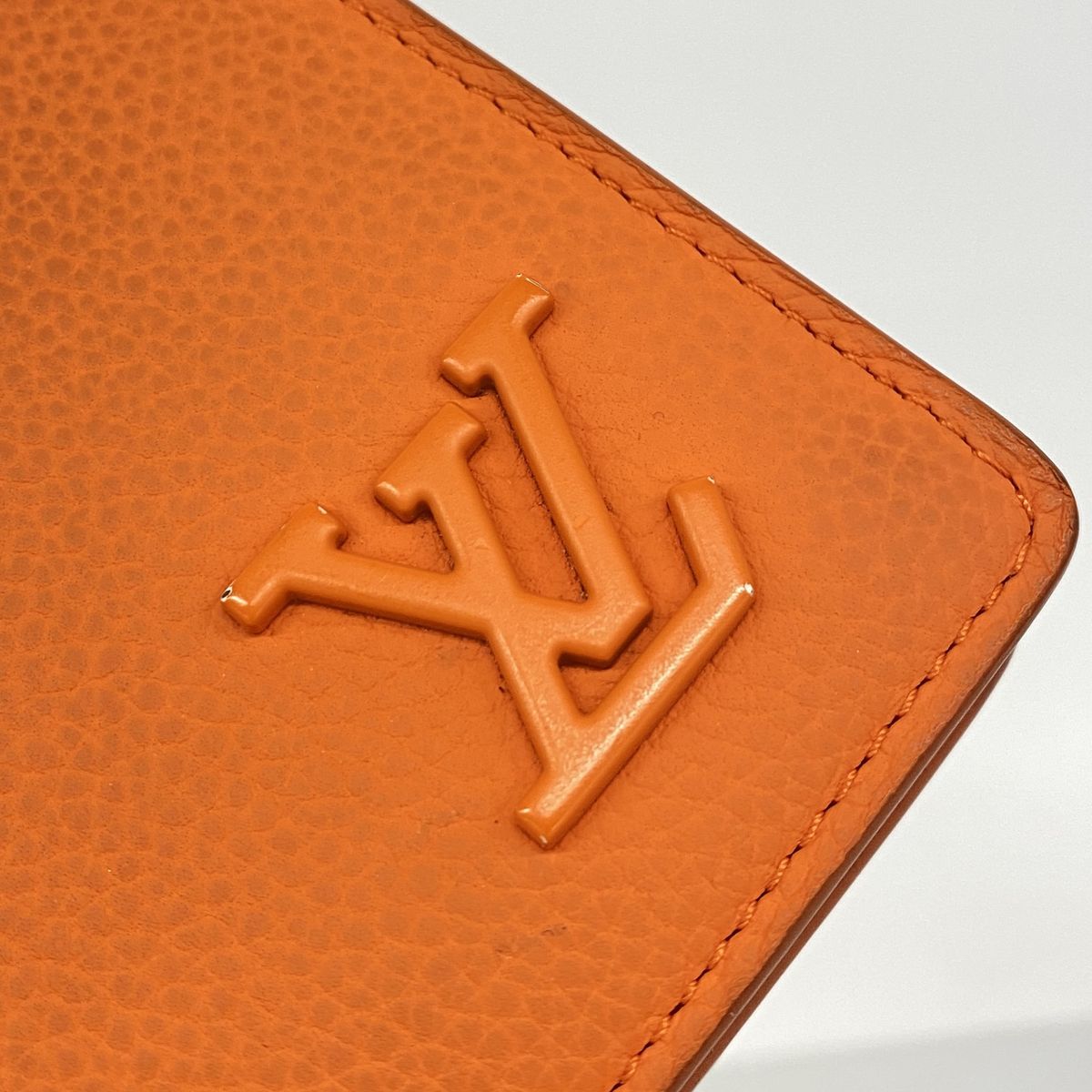 Louis Vuitton Wallet LV Aerogram Portefeuille Brazza Volcano Orange — view 7