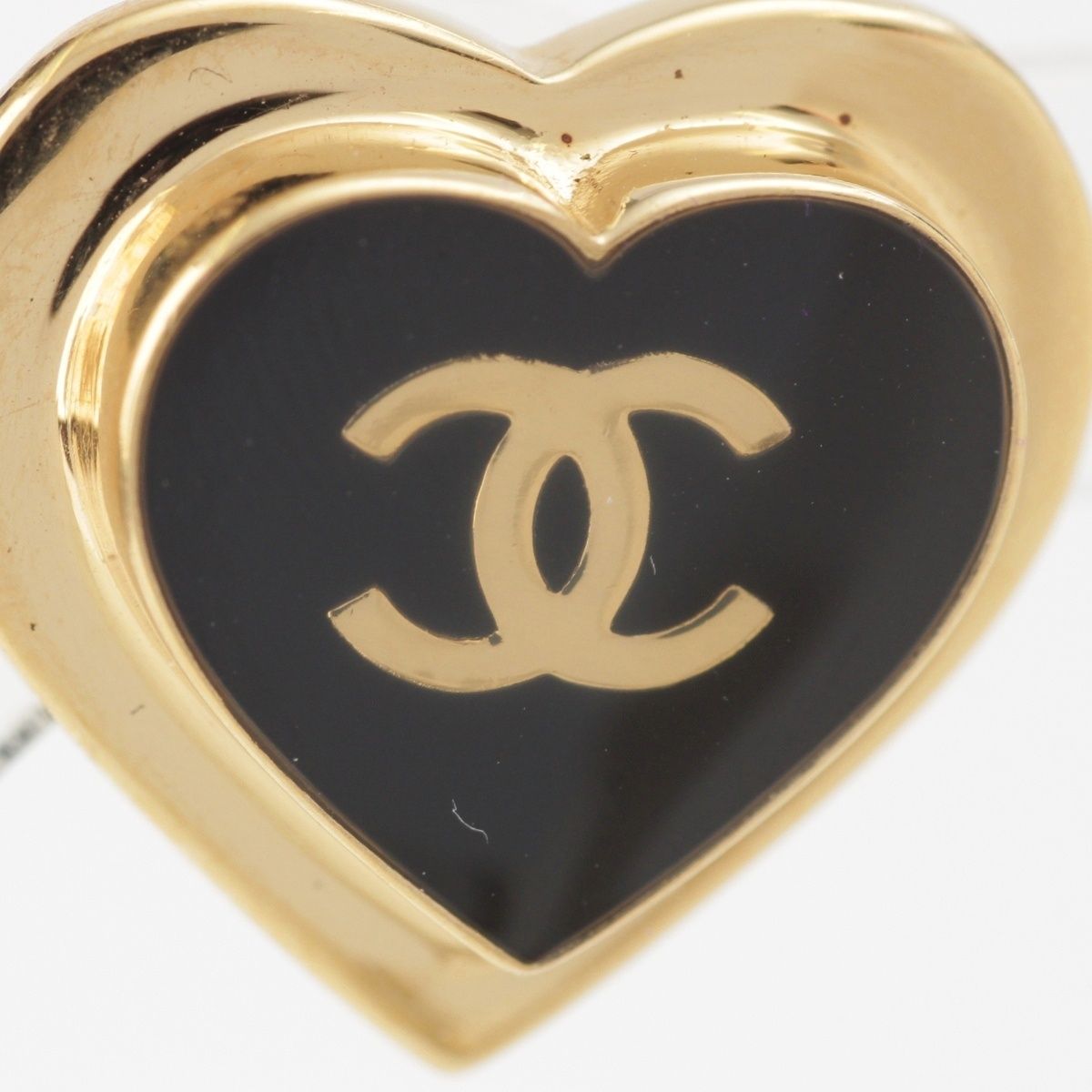 Chanel CC Logo Heart Earrings Black Gold — view 4