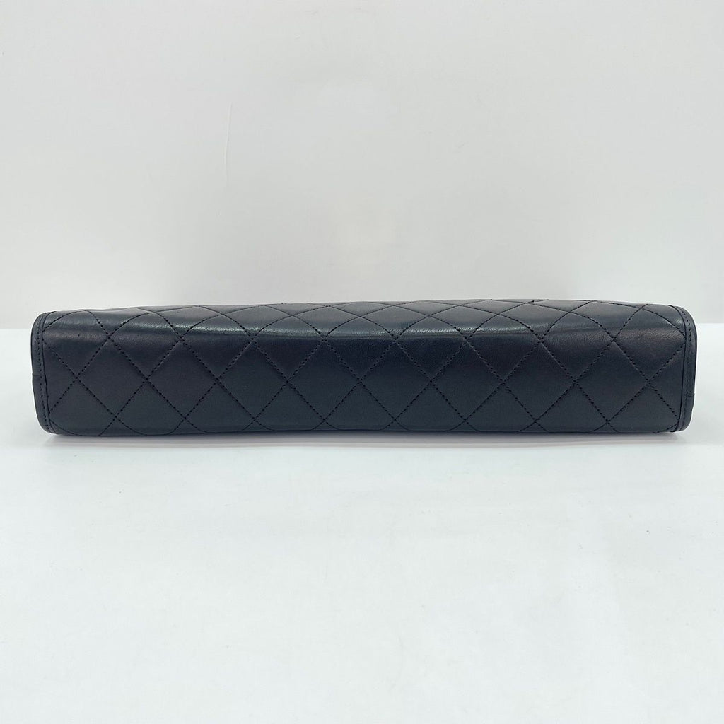 Chanel Clutch Quilted Black — view 7