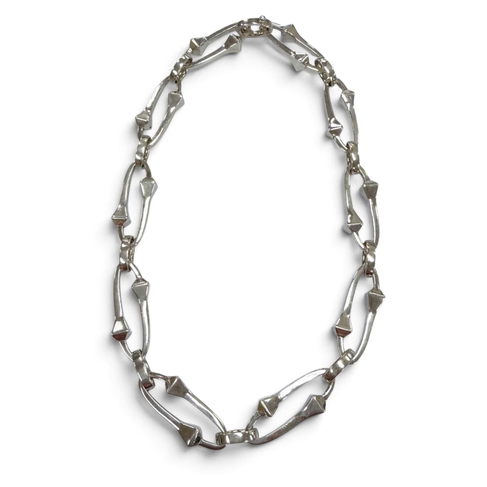 Gucci Chiodo Intertwined Chain Necklace Silver