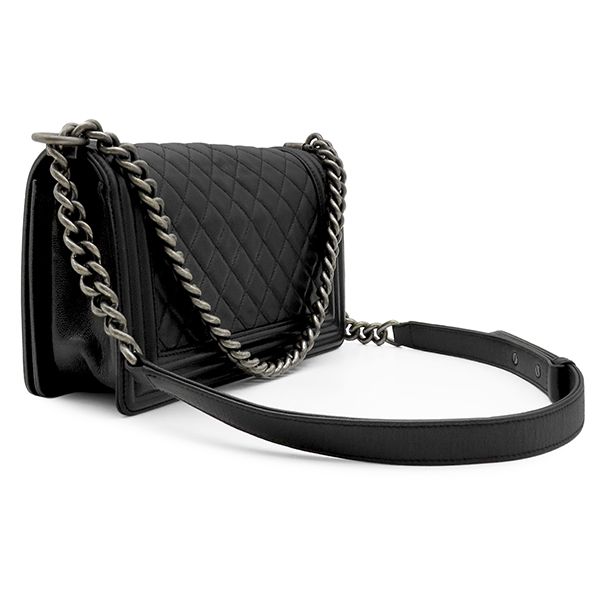 Chanel Shoulder Bag Boy 25 Caviar Leather Black Silver Chain — view 2