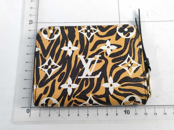 Louis Vuitton Zippy Coin Purse Black Brown Monogram Jungle Gold — view 2