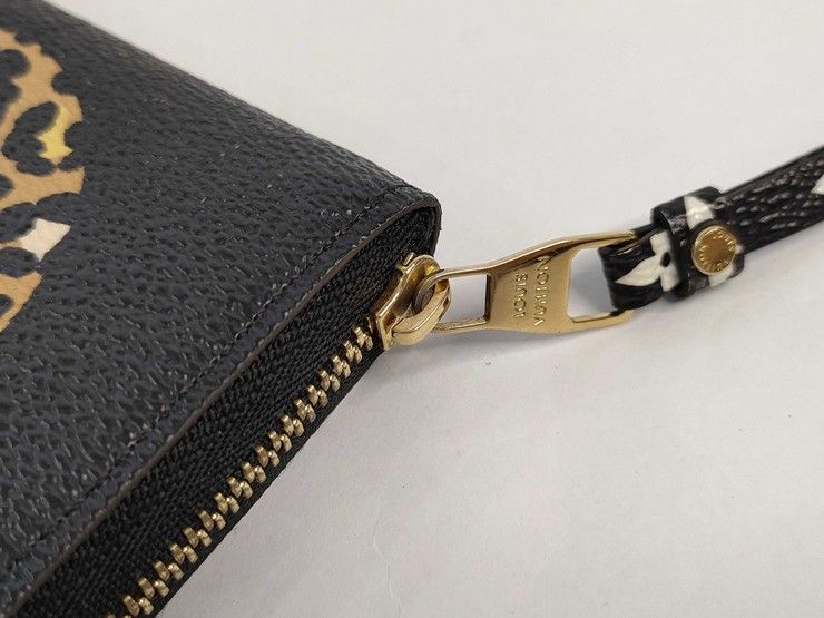Louis Vuitton Zippy Coin Purse Black Brown Monogram Jungle Gold — view 5