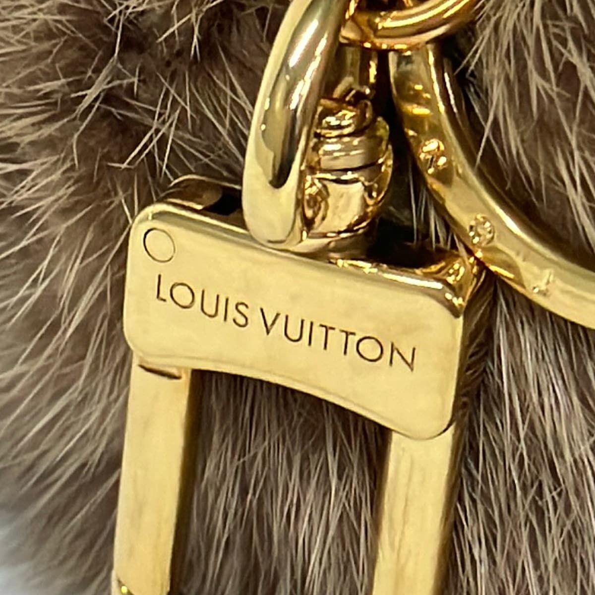 Louis Vuitton Key Holder Porte Cles Lovely Vison Brown Mink — view 3