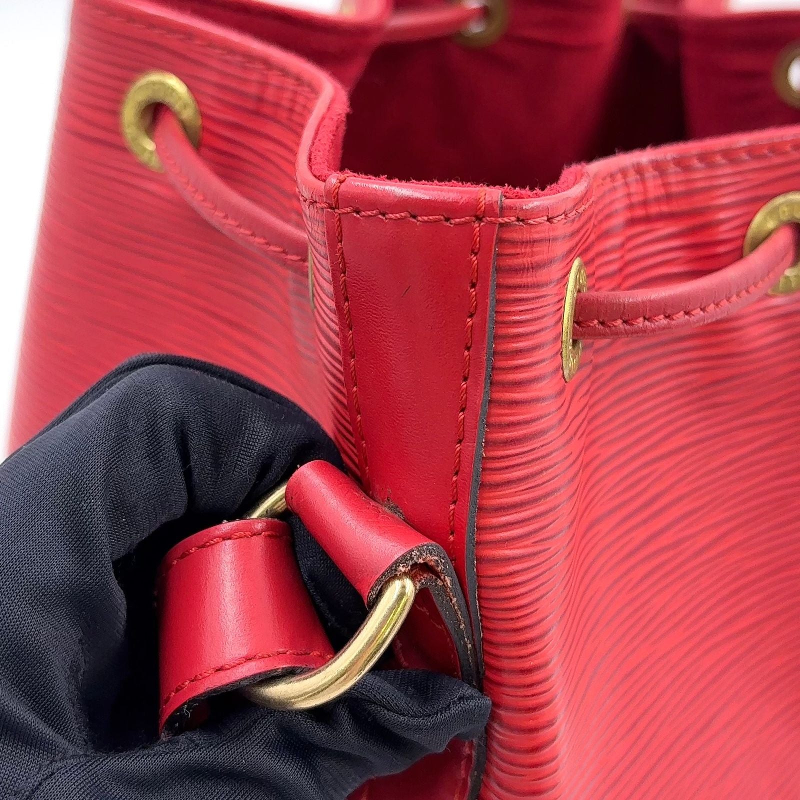 Louis Vuitton Petit Noe Epi Castilian Red Leather Shoulder Bag Gold — view 8