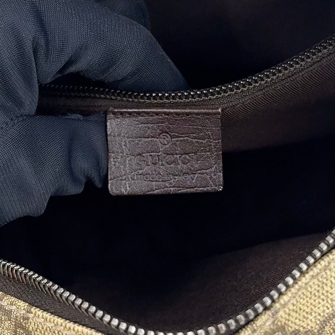 Gucci GG Plus Leather Dark Brown Beige Shoulder Bag Silver — view 4