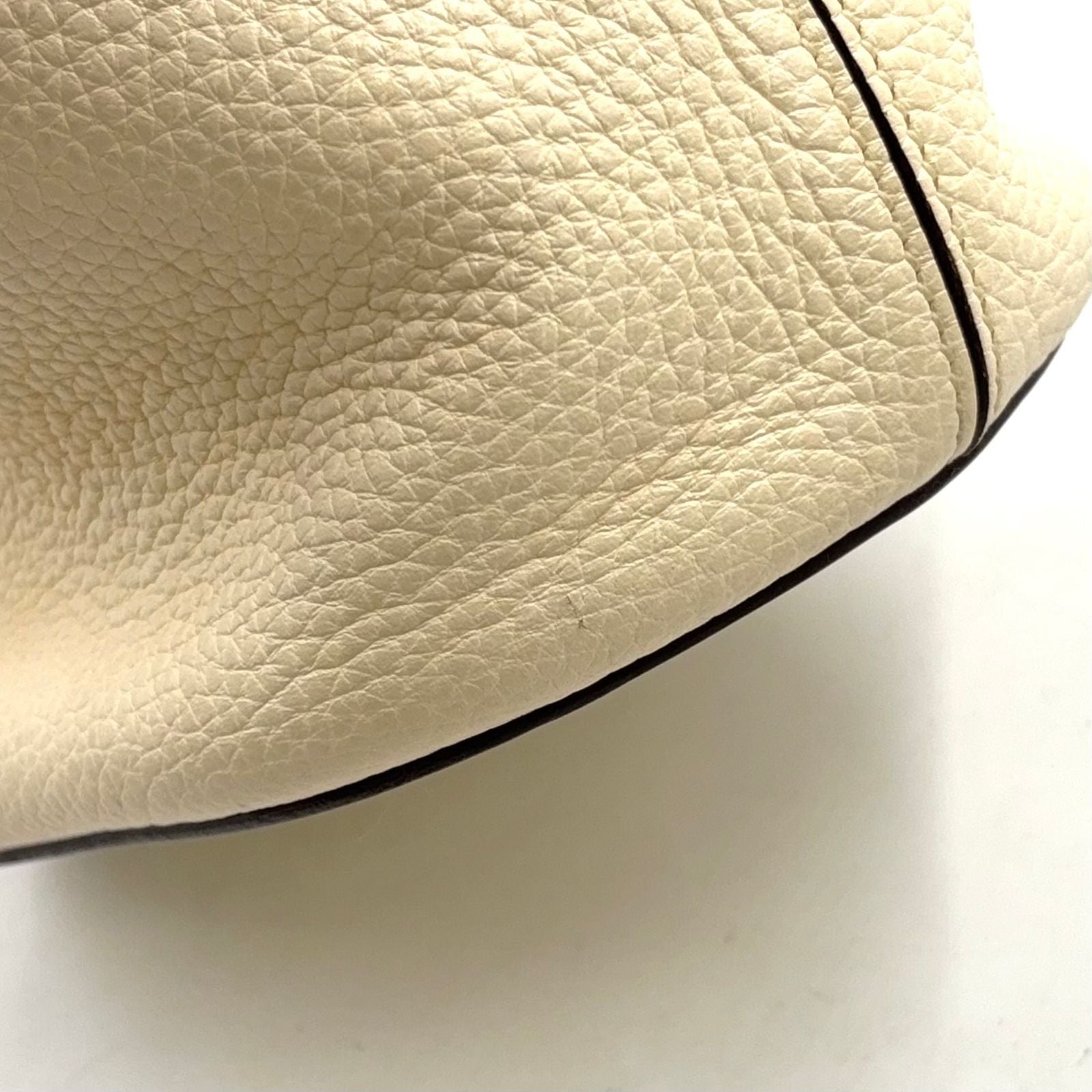 Hermes in the Loop 18 Taurillon Leather Ivory Handbag Silver — view 5