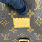 Louis Vuitton Saumur 30 Monogram Leather Brown Light Shoulder Bag Gold — view 5