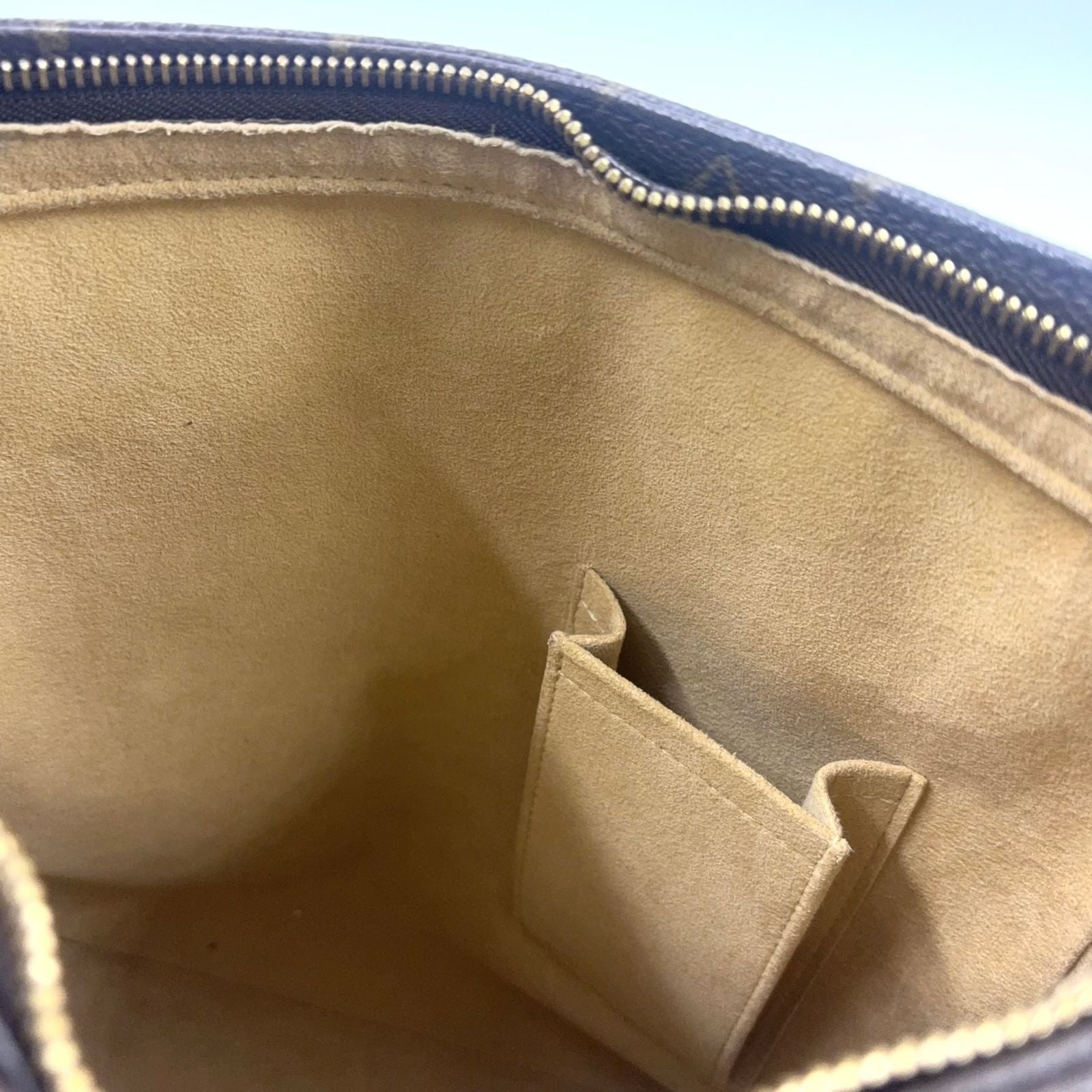 Louis Vuitton Looping GM Monogram Leather Brown Light Shoulder Bag Gold — view 8